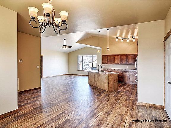 4th image of 7206 Frontier Dr