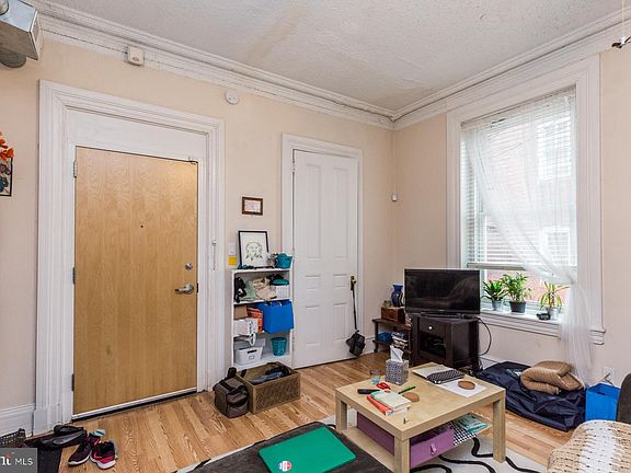 3rd image of 3017-19 W Girard Ave #1R