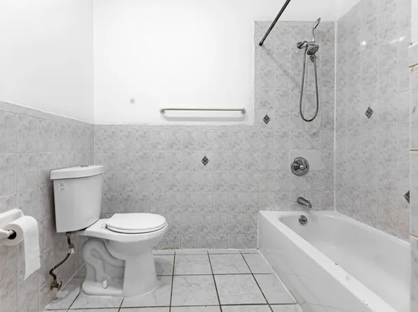 434 Lexington Avenue image 16 of 19