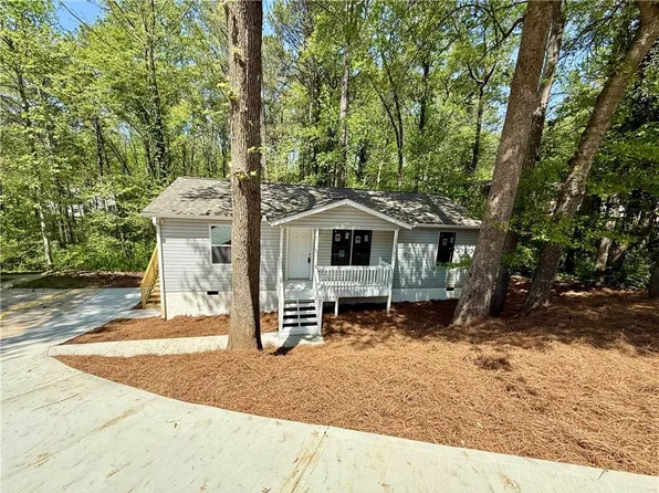 140 Rosewood Dr, Dallas, GA 30132