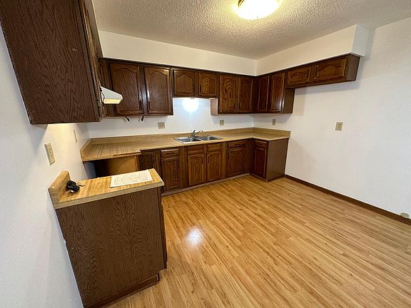 3rd image of 238 Walnut Dr