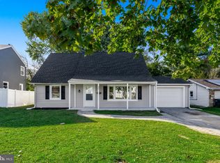 37 Holstone Ln, Willingboro, NJ