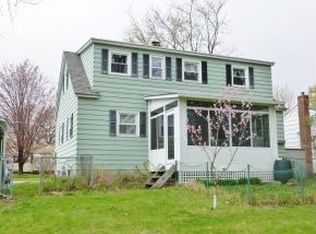33 Tracy Dr, Burlington, VT 05408