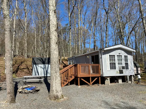 111 Stasa Ct N, Milford, PA 18337