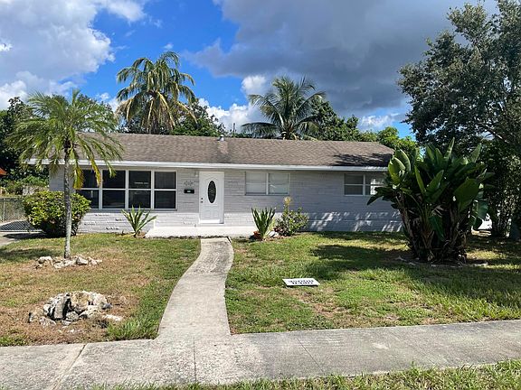 2nd image of 4817 Pineaire Lane