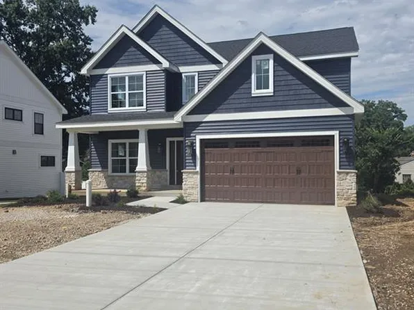 923 Poinsetta Ln, Saint Louis, MO 63122