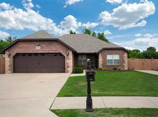 2245 Jessie Ct, Fayetteville, AR 72701