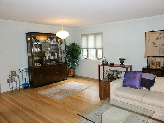 3rd image of 6035 N Campbell Ave