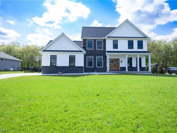 9978 Jayna Ln, Columbia Station, OH 44028