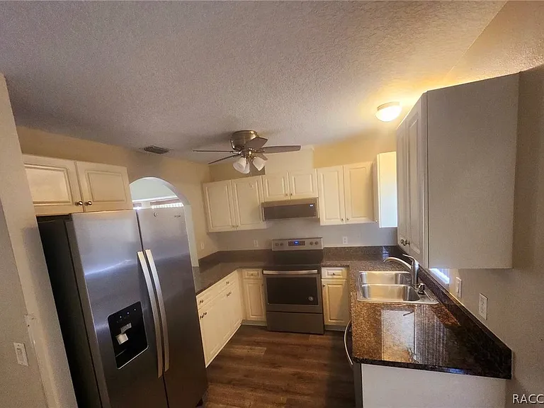 835 N Rembrandt Way — Photo 14