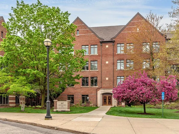 807 Asa Gray Dr APT 207, Ann Arbor, MI 48105