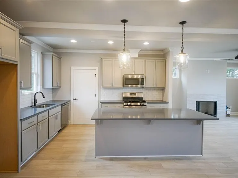 1740 Bolton Rd NW — Photo 11