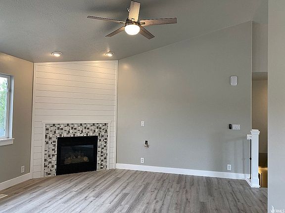 4th image of 4422 Short Leaf Dr