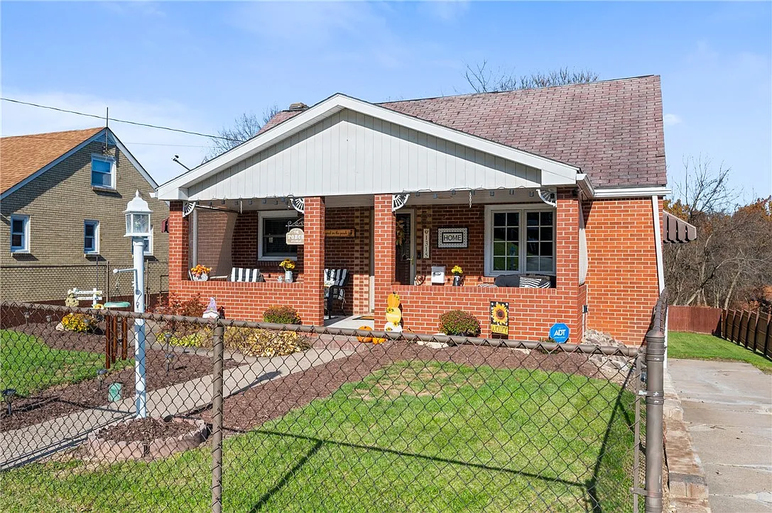 1315 Worthington Ave photo 1