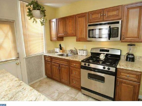 4th image of 4534 McKinley St