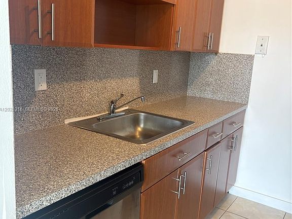 2nd image of 2000 NE 135th St APT 208