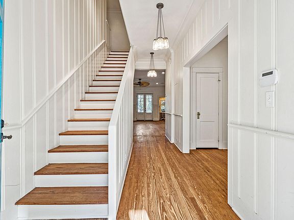 5th image of 2424 Middle St