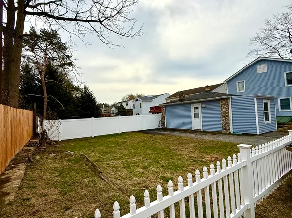 53 McClean Ave, Stamford, CT 06905