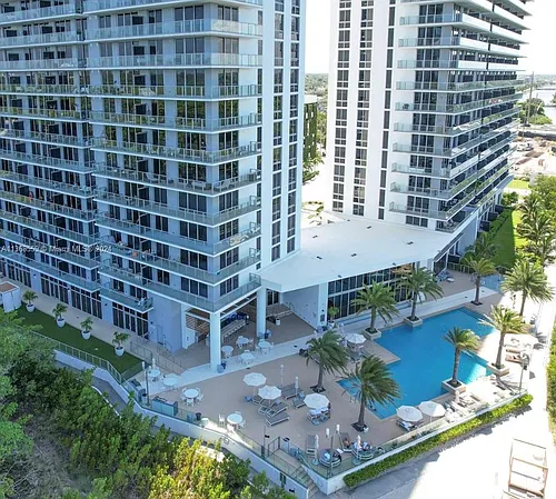 16385 Biscayne Blvd Photo 1