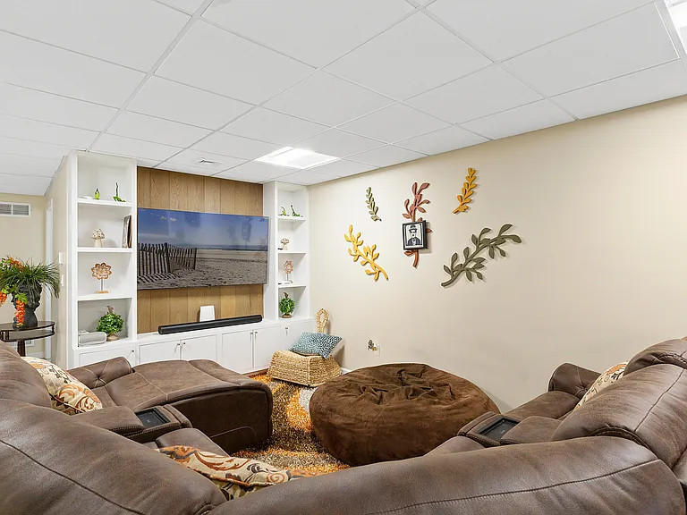 9 Seaside Ave — Photo 20