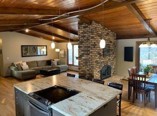 9557 Woodridge Cir, Eden Prairie, MN 55347