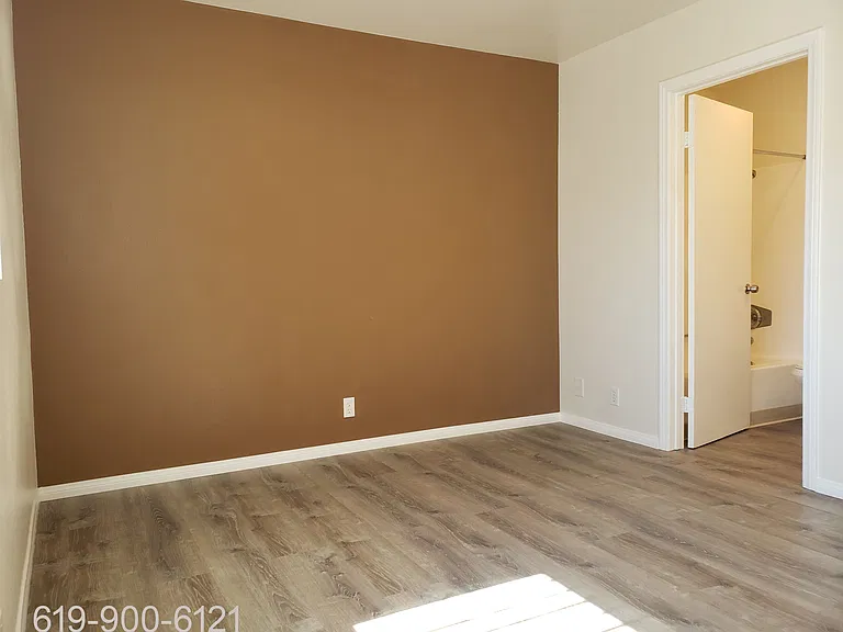 1261 Victor St #10 — Photo 14
