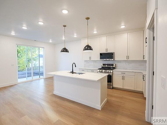 4th image of 578 N Curlew Dr