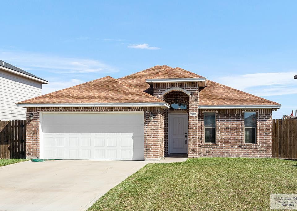 1st image of 2814 Sabal Palm Dr