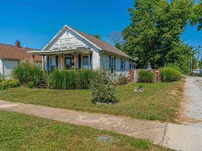 812 Burlington St, Lincoln, IL, 62656