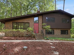 1904 Overland Dr, Chapel Hill, NC 27517
