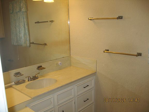 3rd image of 903 Mesquite Dr