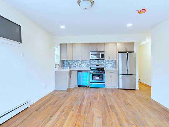 3rd image of 210 Pugsley Ave