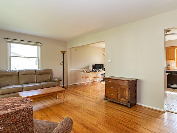 3rd image of 6031 Marlow St
