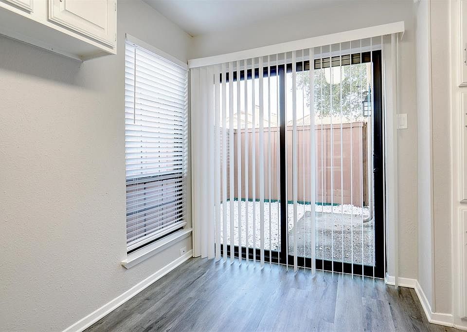 2nd image of 2617 Piedras #1