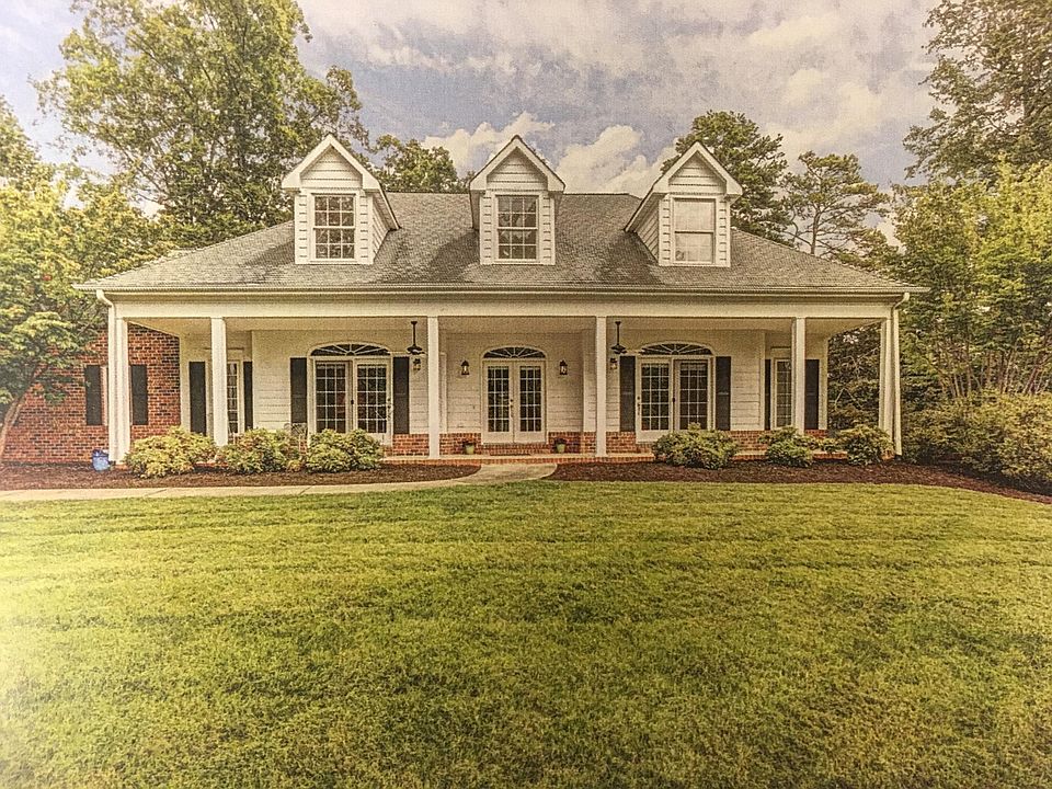 Great Family Home, Front Elevation, 2 car garage on screen l