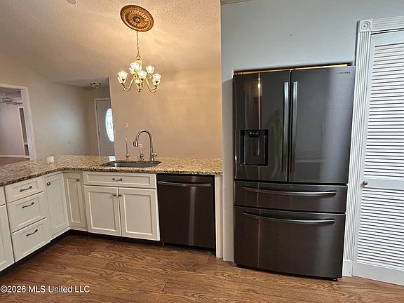 4th image of 980 Hamakua St