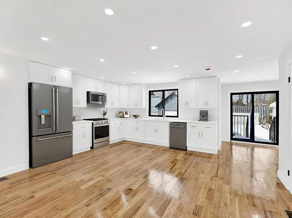 10928 212th St, Queens Village, NY 11429