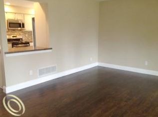 4655 Vandalia St, Commerce Township, MI 48382