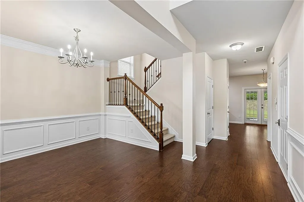 4 bed, 2.5 bath, 2522 sqft, $3,500 — Photo 4