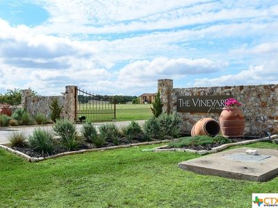 300 Via Francesco, Florence, TX, 76527