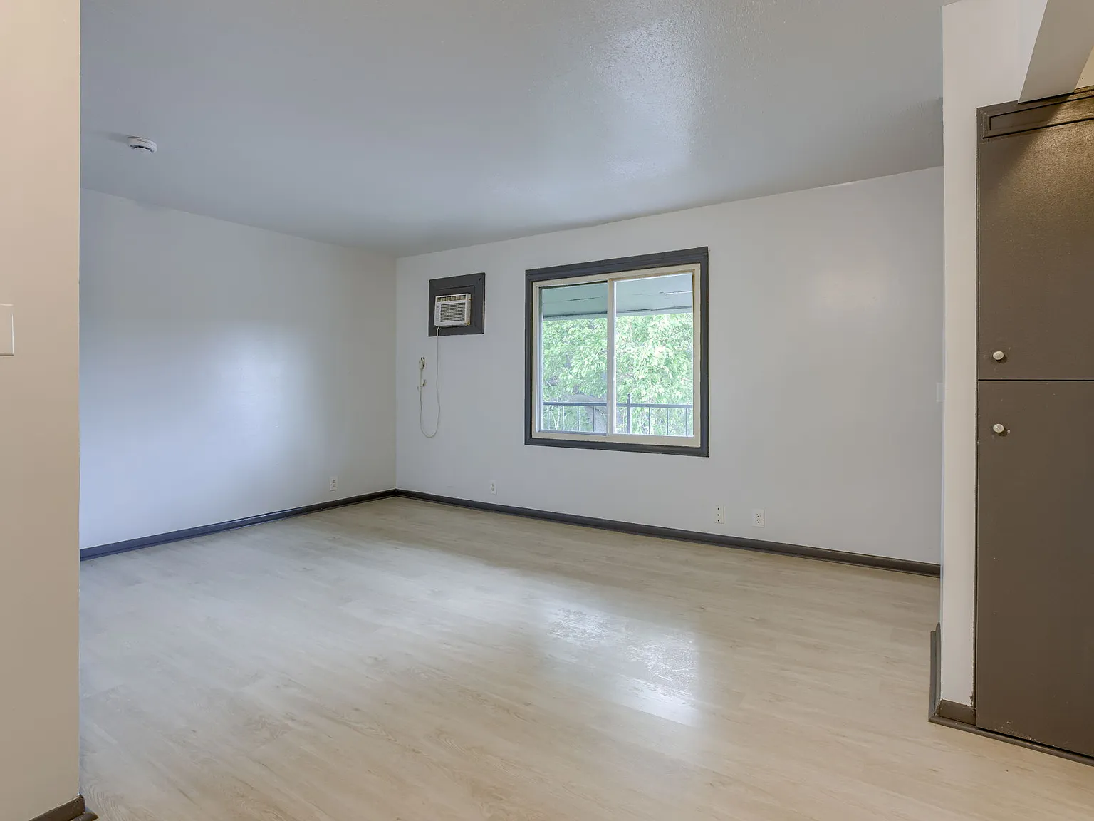 4505 Lafayette Avenue - 11 — Photo 4
