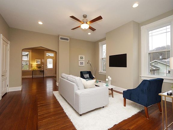 4th image of 1652 Frederick Ave