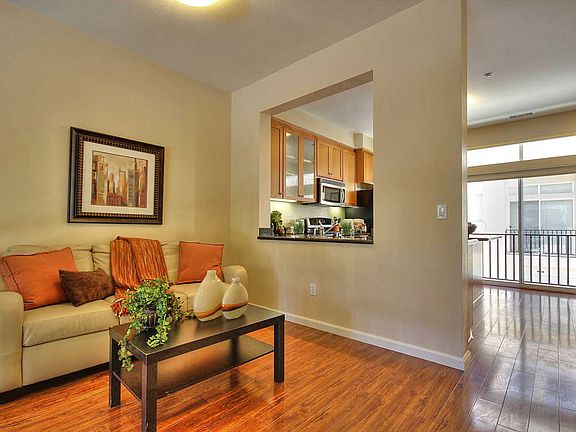 3rd image of 179 Bel Air Ct