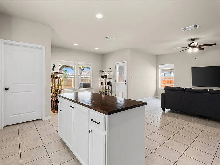237 Driftwood Ln — Photo 12