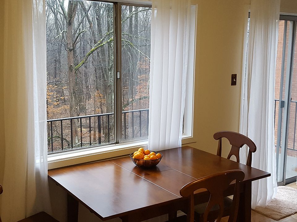 1st image of 10655 Weymouth St #23