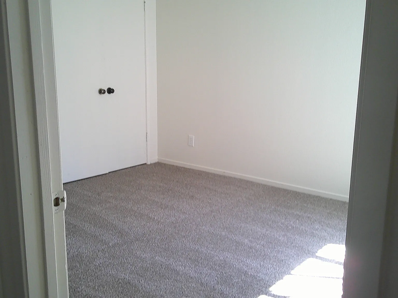 2 bed, 1025 sqft, $1,800 — Photo 3