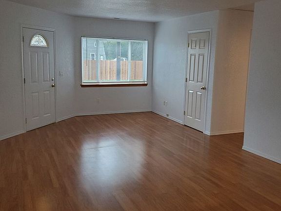 4th image of 1812 N Tower Ave