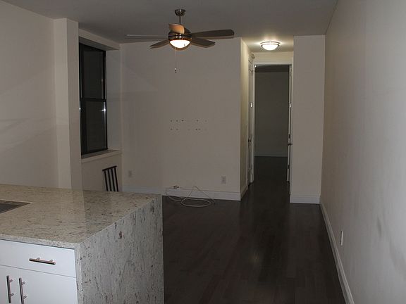 4th image of 941 Washington Ave #5RS