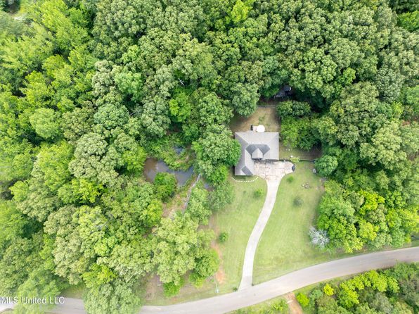 33 Timber Ridge Dr, Byhalia, MS 38611
