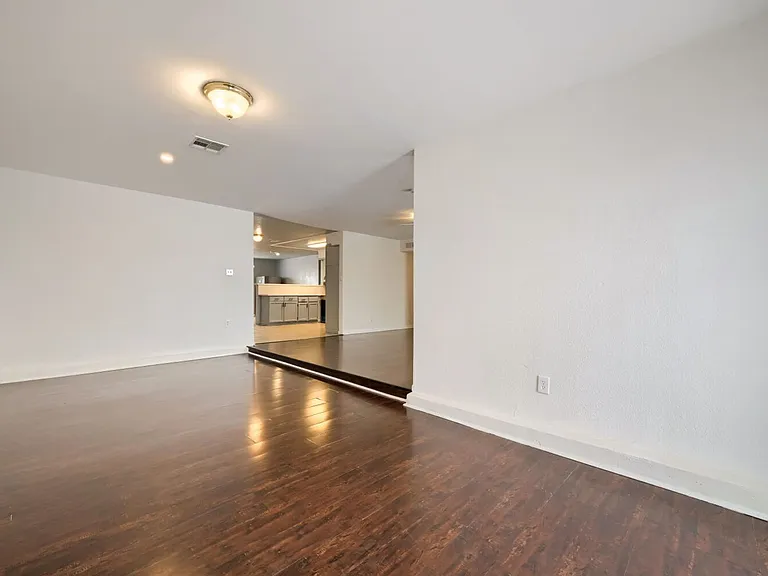6512 Evergreen Ave — Photo 3